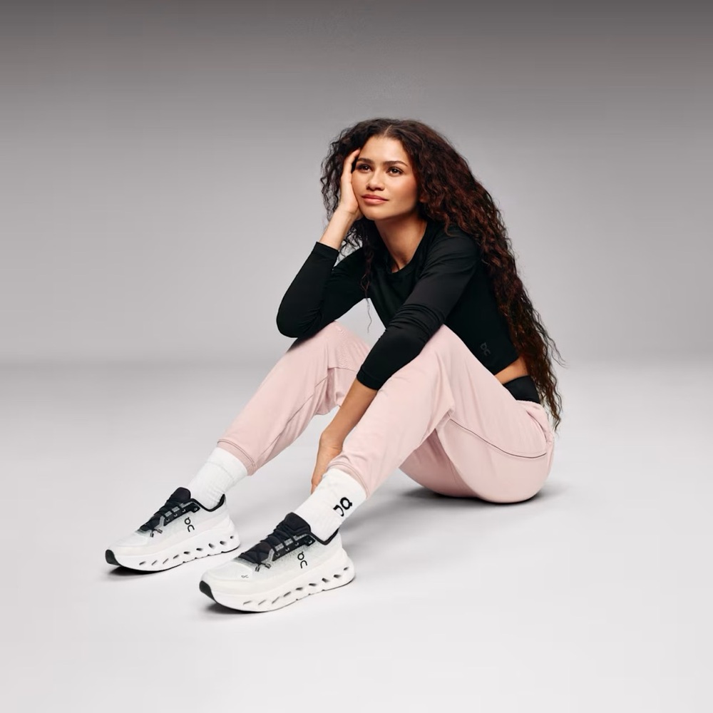 New ON CLOUDTILT Women’s Casual Tennis Shoes Black/Ivory Size 7.5